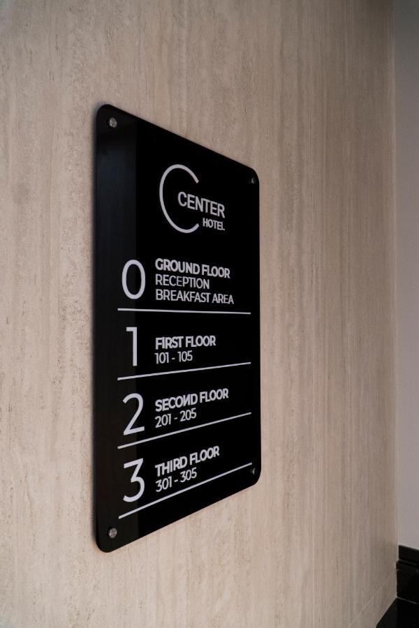 Center Hotel Sarandë Esterno foto