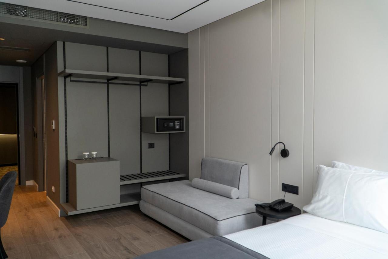 Center Hotel Sarandë Esterno foto