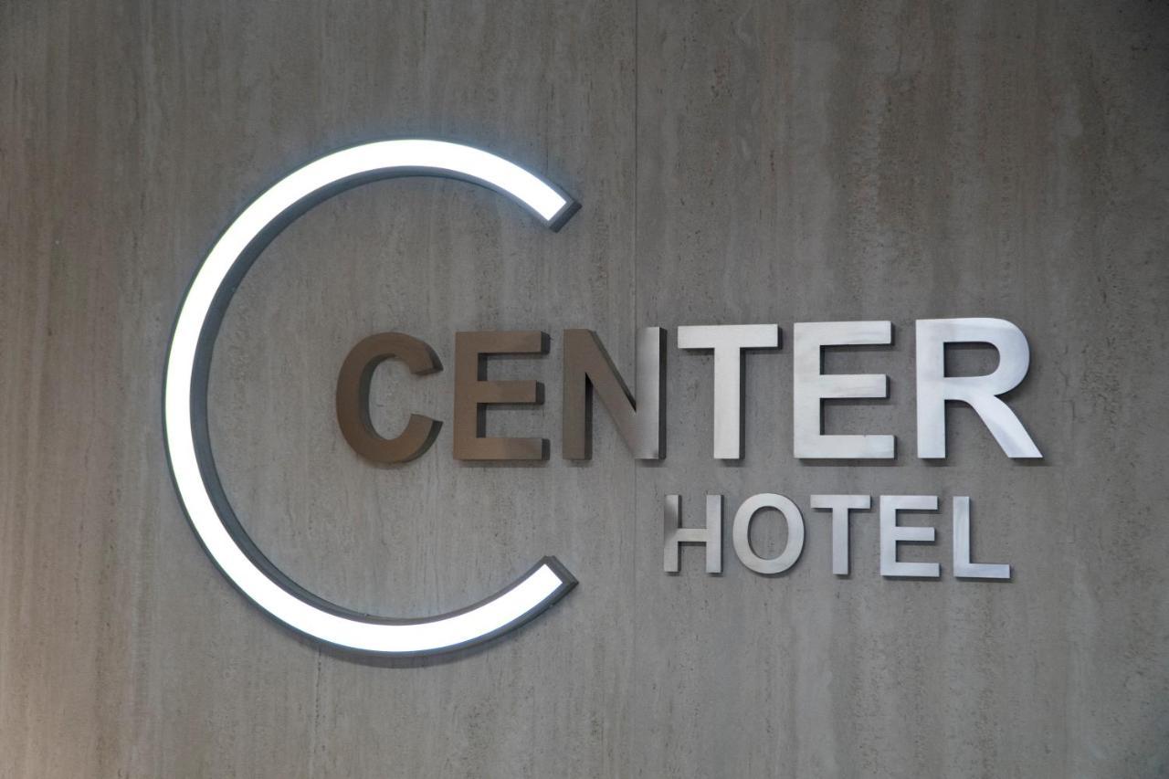 Center Hotel Sarandë Esterno foto